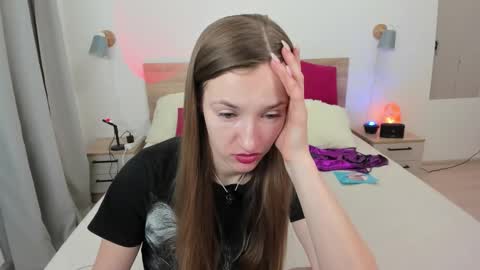 kate_redgar online show from February 24, 3:15 pm