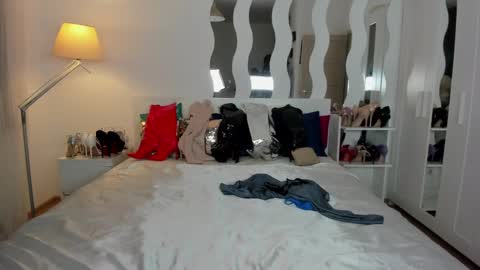 kate_redgar online show from February 9, 3:56 pm