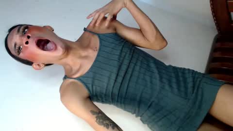 its me kate online show from March 5, 7:49 am