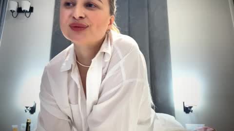 katedoe online show from March 8, 7:20 pm