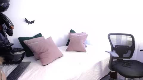 Help me with rate thanks  online show from October 15, 6:09 pm