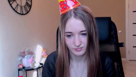 katekayer online show from October 28, 11:22 am