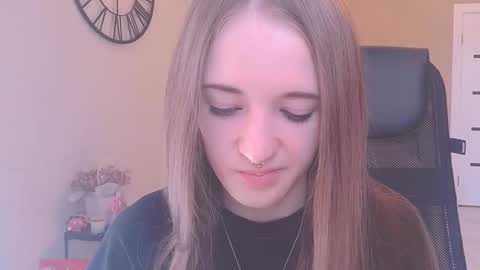Snapshot of katekayer chatting on September 18, 9:02 am katekayer online show from September 18, 9:02 am
