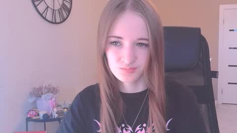 Snapshot of katekayer chatting on September 13, 8:39 am katekayer online show from September 13, 8:39 am