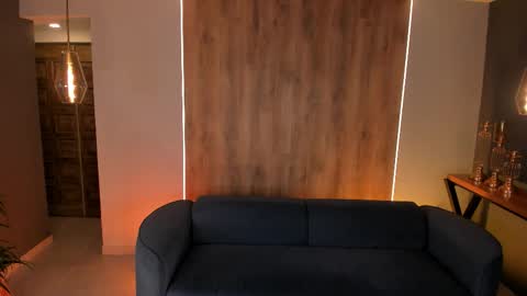 K A T E  online show from February 9, 1:37 pm