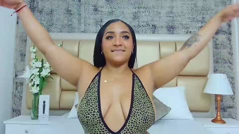 Snapshot of katevenegas chatting on February 1, 11:48 pm Kate Venegas online show from February 1, 11:48 pm