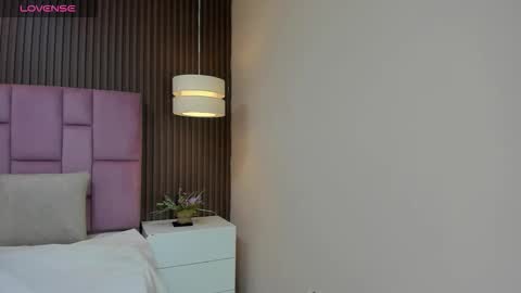   online show from December 14, 11:38 am