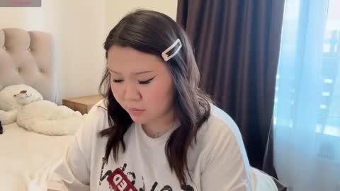 katherinekiss_ online show from April 24, 1:24 pm