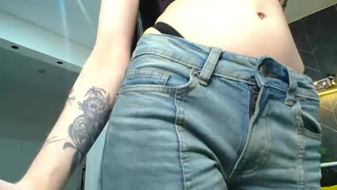 KathrineBerry online show from May 17, 10:46 am