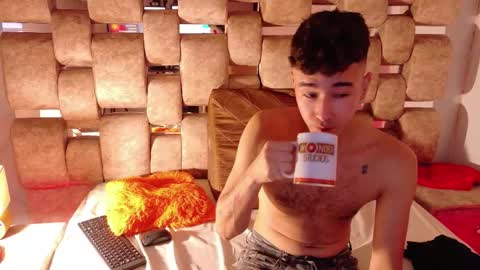 Kaht y Aiden online show from March 25, 8:15 pm