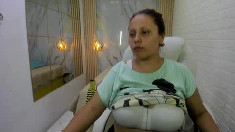 kati online show from July 22, 2:46 am