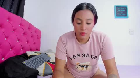Snapshot of katia__dann chatting on January 26, 2:52 pm katalina y Daniel online show from January 26, 2:52 pm