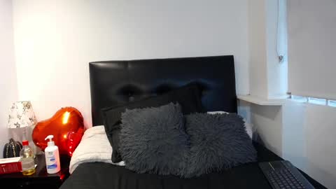 Snapshot of katia_bss chatting on March 3, 2:49 pm katia_bss online show from March 3, 2:49 pm