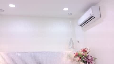 Karen Villas online show from September 13, 9:17 pm