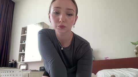 Snapshot of katie________ chatting on March 12, 2:41 am Katienext stream online show from March 12, 2:41 am