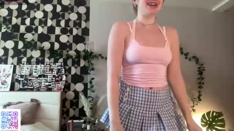 Snapshot of katie________ chatting on September 11, 12:28 pm Katienext stream online show from September 11, 12:28 pm