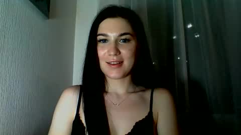 katie_foxi online show from June 4, 10:38 pm