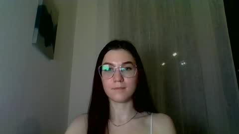 Snapshot of katie_foxi chatting on March 5, 6:12 pm katie_foxi online show from March 5, 6:12 pm
