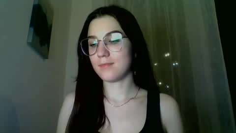 Snapshot of katie_foxi chatting on March 7, 7:16 pm katie_foxi online show from March 7, 7:16 pm
