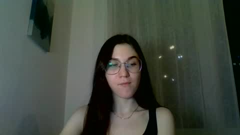 Snapshot of katie_foxi chatting on March 6, 6:48 pm katie_foxi online show from March 6, 6:48 pm