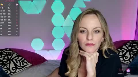 Katie Kross online show from May 22, 2:40 am