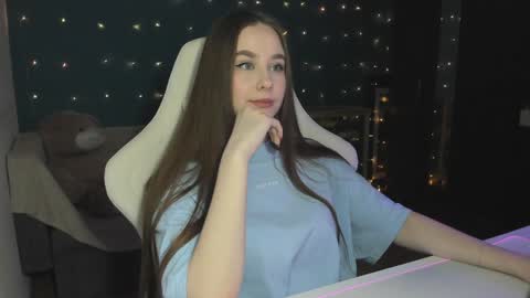 Snapshot of katie_taylorr chatting on December 2, 11:35 pm Katie online show from December 2, 11:35 pm