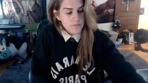 Katie online show from December 5, 3:53 am