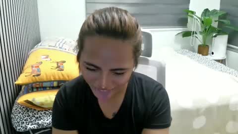 Snapshot of katiefrox_ chatting on January 23, 1:13 pm katiefrox online show from January 23, 1:13 pm