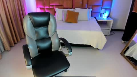 Katnia and Marcuz online show from October 1, 11:42 am