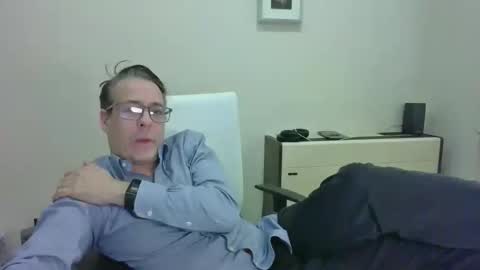 katoamad online show from April 24, 6:10 pm