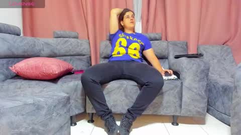 Snapshot of katrinadj chatting on February 28, 11:34 pm Marce online show from February 28, 11:34 pm