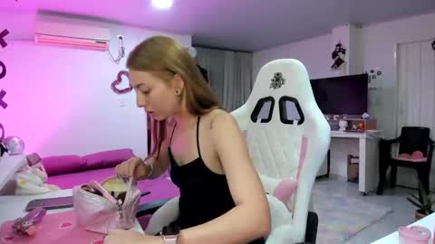 Katrin  online show from January 10, 5:18 pm