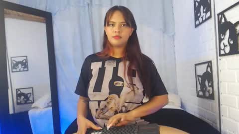 Snapshot of kattia_23 chatting on March 8, 11:49 pm kattia online show from March 8, 11:49 pm