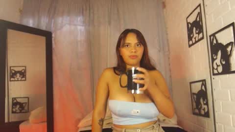 Snapshot of kattia_23 chatting on March 6, 8:37 pm kattia online show from March 6, 8:37 pm