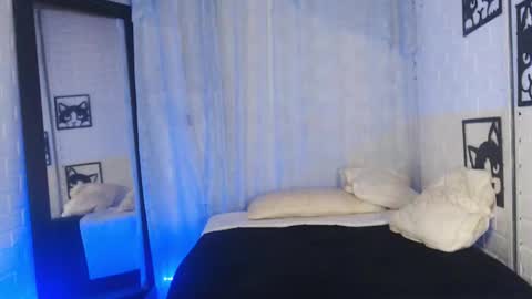 Snapshot of kattia_23 chatting on March 11, 12:22 am kattia online show from March 11, 12:22 am