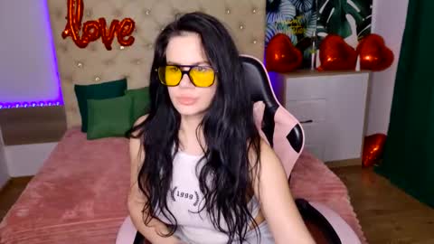 KattieSims online show from February 17, 1:25 am