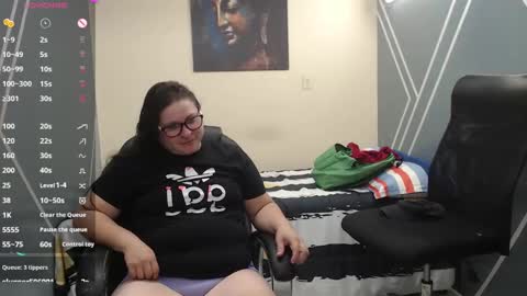 Snapshot of katty_findom_ chatting on February 13, 12:43 pm katty online show from February 13, 12:43 pm
