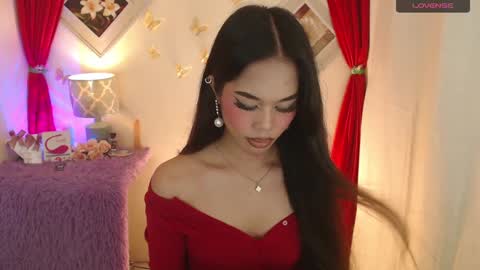 Camilla online show from March 12, 4:13 pm