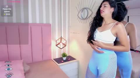 Snapshot of katy_brownn_ chatting on February 15, 10:31 pm KATY online show from February 15, 10:31 pm