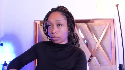 katyortiz online show from December 1, 11:30 am