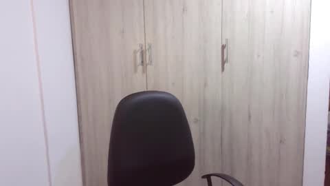  Khawit  online show from February 9, 8:32 am