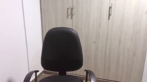  Khawit  online show from February 17, 6:31 am