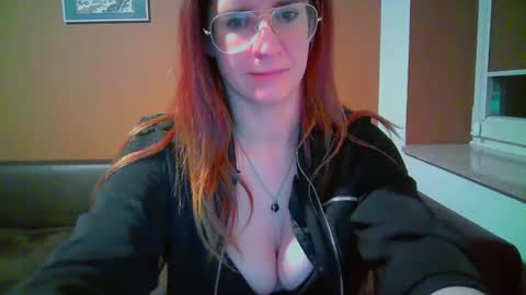 KayaLips online show from November 12, 4:20 pm