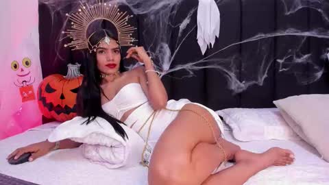 Kayla  online show from October 31, 12:05 pm