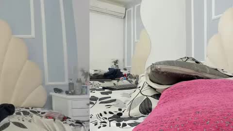 kaylachannell online show from February 25, 6:03 am