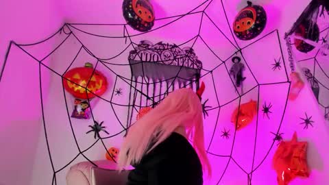 kaylahank online show from October 30, 11:55 am