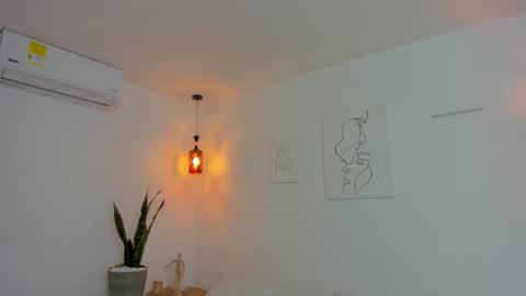      K A Y L A      online show from October 12, 12:53 pm