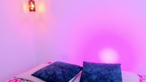      K A Y L A      online show from September 27, 6:05 pm