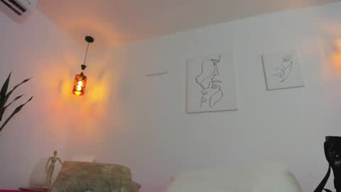      K A Y L A      online show from October 31, 1:22 pm