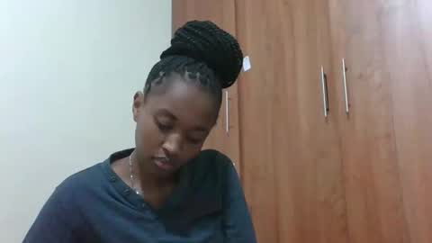 kaylar online show from May 23, 1:51 pm
